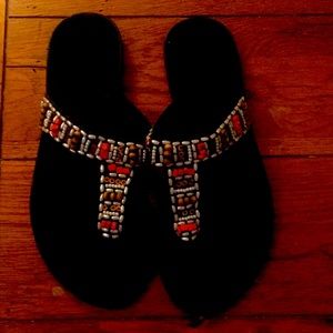 Very cute flat sandal, size M(7-8). Beaded.